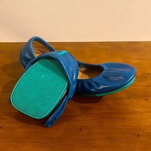 Women’s Blue Tieks